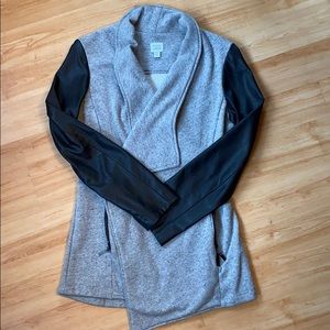 Sweatshirt blazer with faux leather sleeves